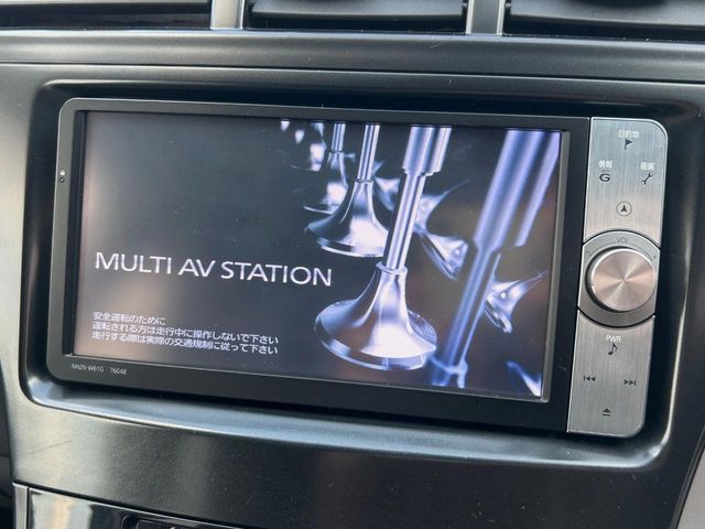 TOYOTA PRIUS ALPHA 2011 Image 31