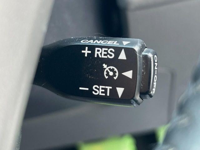 TOYOTA PRIUS ALPHA 2011 Image 31