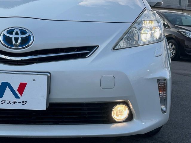 TOYOTA PRIUS ALPHA 2011 Image 31