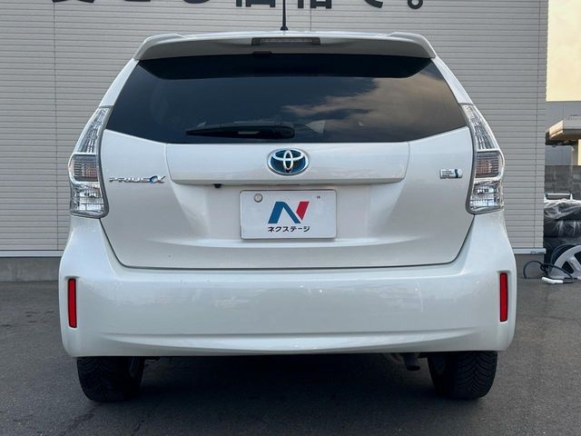 TOYOTA PRIUS ALPHA 2011 Image 31