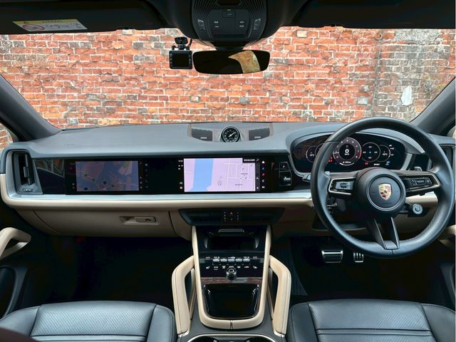 PORSCHE CAYENNE COUP 2023 Image 31