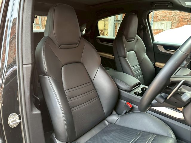 PORSCHE CAYENNE COUP 2023 Image 31