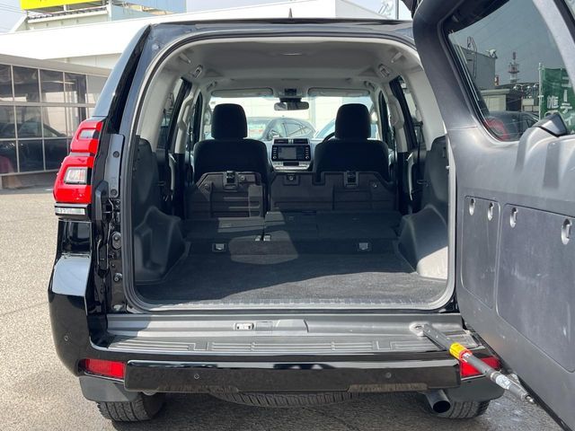 TOYOTA LANDCRUISER PRADO 2020 Image 31