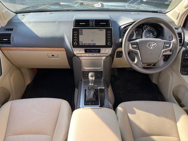 TOYOTA LANDCRUISER PRADO 2023 Image 31