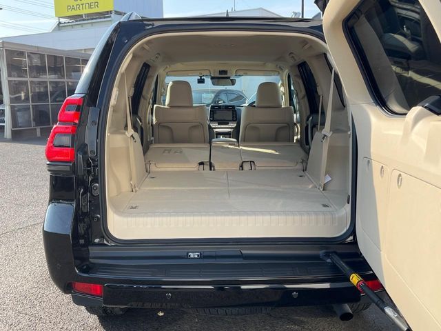TOYOTA LANDCRUISER PRADO 2023 Image 31