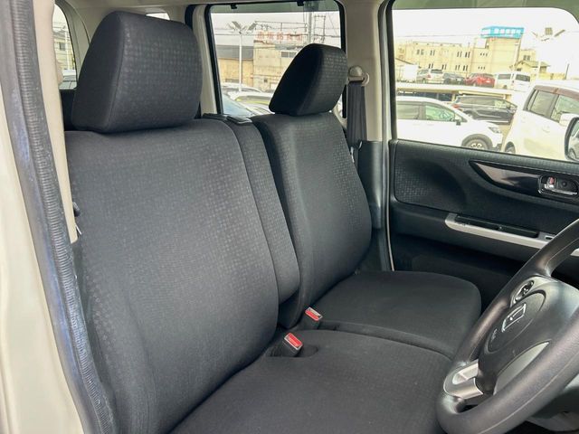 HONDA N BOX 2015 Image 31