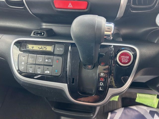 HONDA N BOX 2015 Image 31