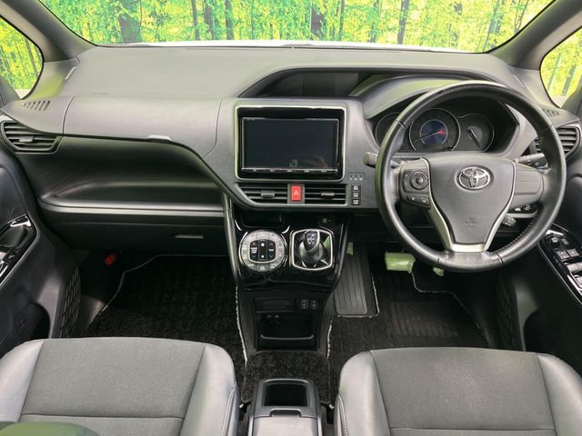 TOYOTA NOAH HYBRID 2018 Image 31