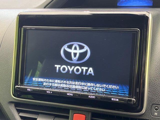 TOYOTA NOAH HYBRID 2018 Image 31