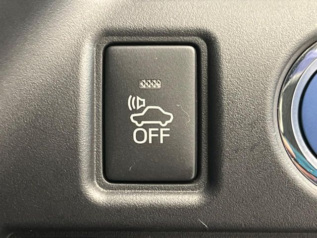 TOYOTA NOAH HYBRID 2018 Image 31