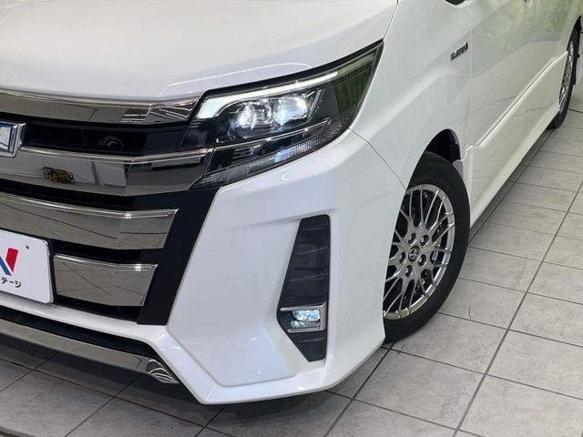 TOYOTA NOAH HYBRID 2018 Image 31