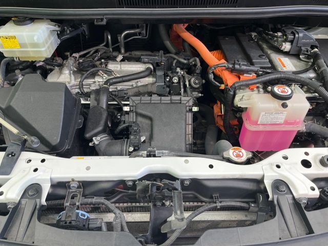 TOYOTA NOAH HYBRID 2018 Image 31