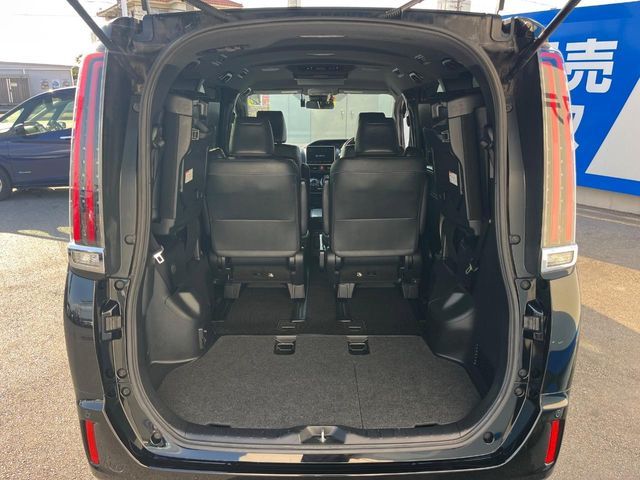 TOYOTA ESQUIRE HYBRID 2017 Image 31