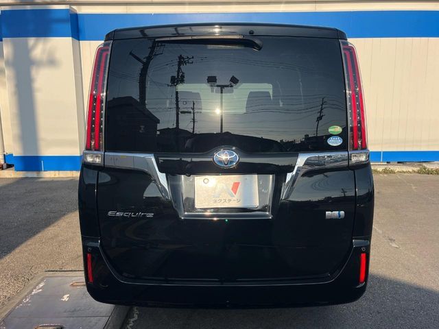 TOYOTA ESQUIRE HYBRID 2017 Image 31