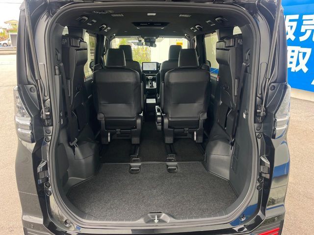 TOYOTA VOXY 2024 Image 31