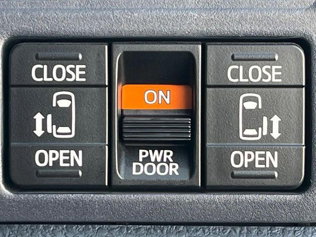 TOYOTA VOXY 2014 Image 31