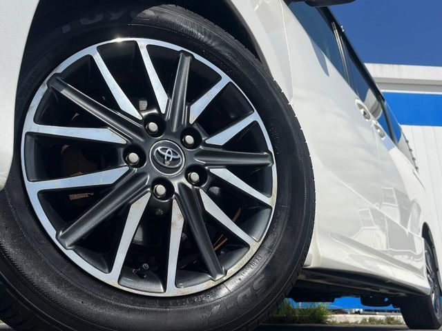 TOYOTA VOXY 2014 Image 31