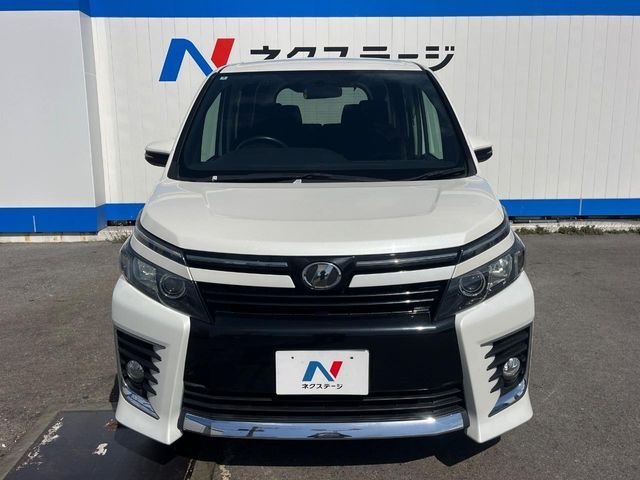 TOYOTA VOXY 2014 Image 31