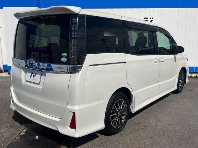 TOYOTA VOXY 2014 Image 31