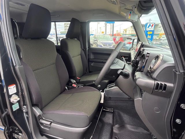 SUZUKI JIMNY NOMADE 2025 Image 31