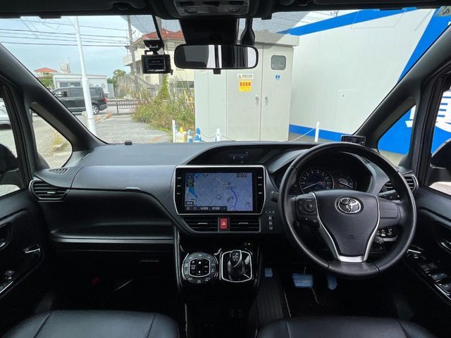 TOYOTA NOAH HYBRID 2019 Image 31