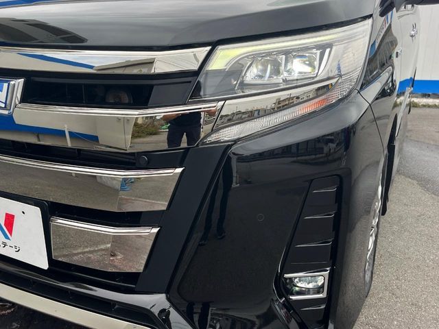 TOYOTA NOAH HYBRID 2019 Image 31