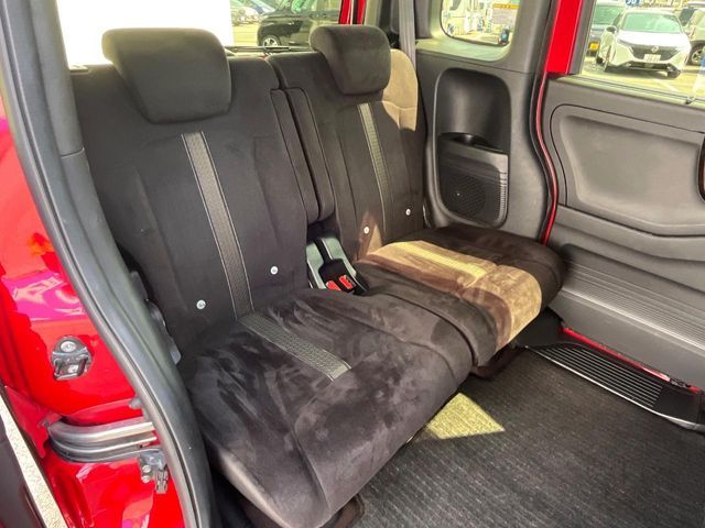 HONDA N BOX CUSTOM 2020 Image 31