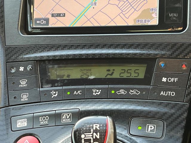 TOYOTA PRIUS 2014 Image 31