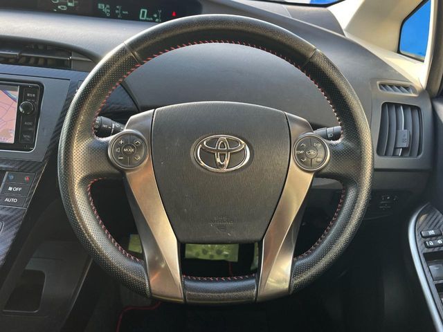 TOYOTA PRIUS 2014 Image 31