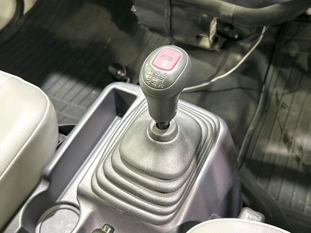 SUBARU SAMBAR TRUCK 4WD 2012 Image 31