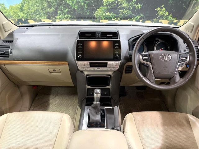 TOYOTA LANDCRUISER PRADO 2023 Image 31