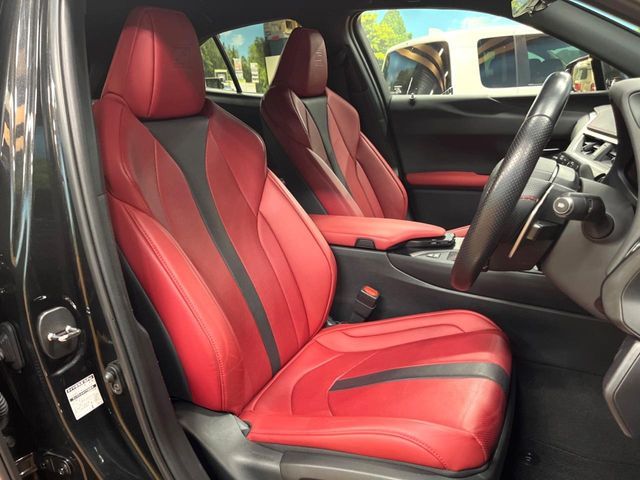 TOYOTA LEXUS UX250H 2021 Image 31