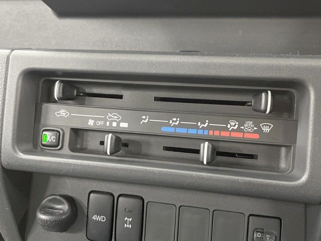 DAIHATSU HIJET TRUCK 4WD 2015 Image 31