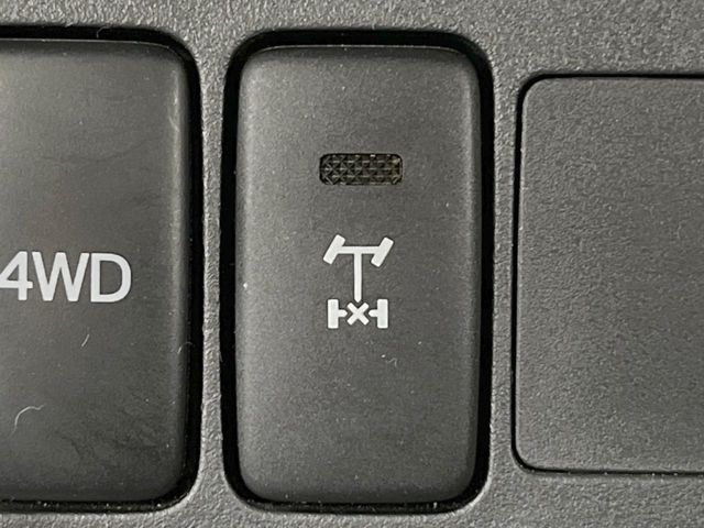 DAIHATSU HIJET TRUCK 4WD 2015 Image 31