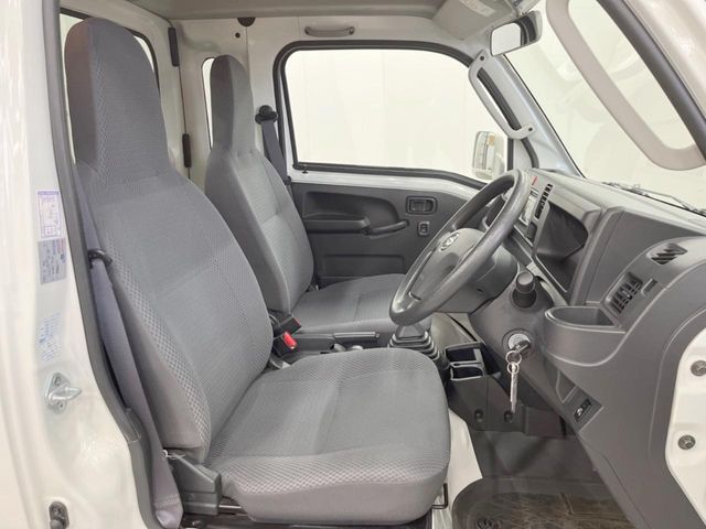 DAIHATSU HIJET TRUCK 4WD 2015 Image 31