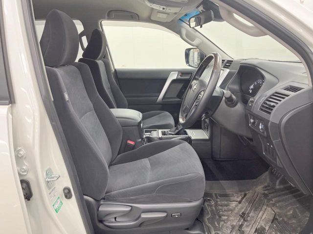 TOYOTA LANDCRUISER PRADO 2022 Image 31