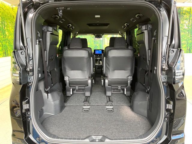 TOYOTA VOXY 2024 Image 31