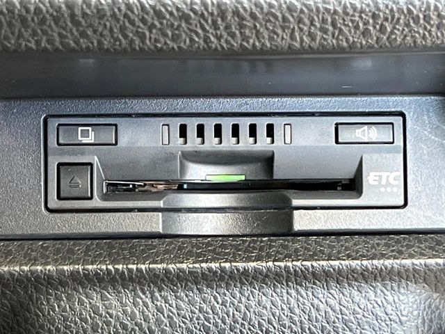 TOYOTA VOXY 2017 Image 31