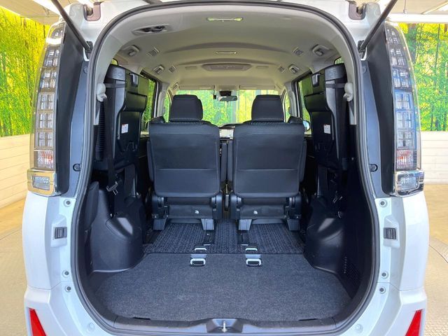 TOYOTA VOXY 2017 Image 31