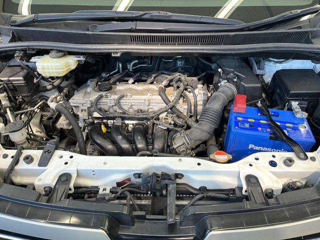 TOYOTA VOXY 2017 Image 31