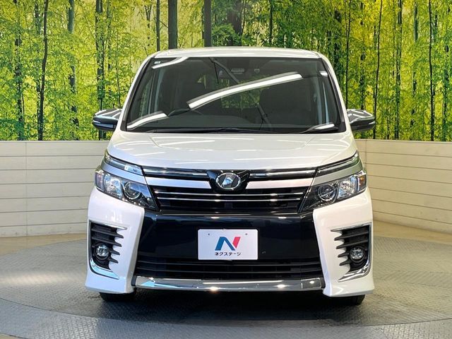 TOYOTA VOXY 2017 Image 31