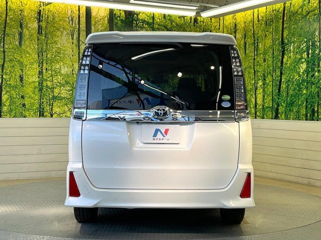 TOYOTA VOXY 2017 Image 31