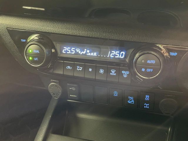 TOYOTA HILUX 4WD 2023 Image 31