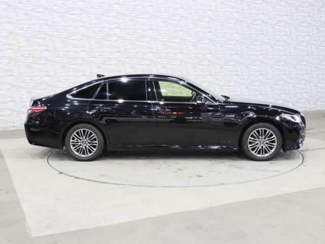 TOYOTA CROWN SEDAN HYBRID 2018 Image 31