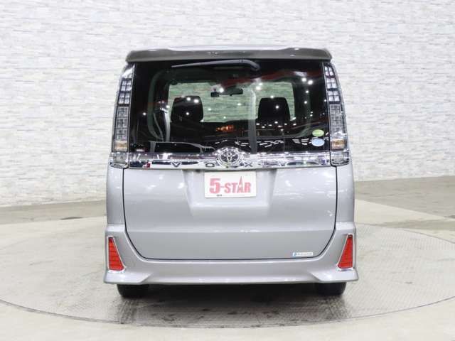 TOYOTA VOXY 2017 Image 31