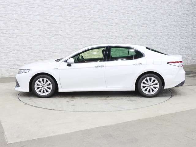 TOYOTA CAMRY HYBRID 2018 Image 31