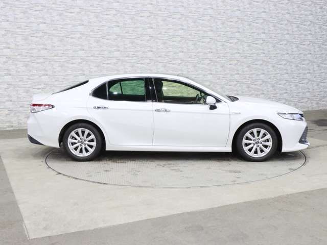 TOYOTA CAMRY HYBRID 2018 Image 31