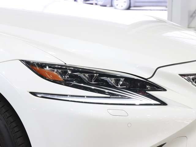 TOYOTA LEXUS LS500 4WD 2019 Image 31