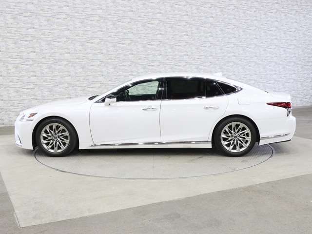 TOYOTA LEXUS LS500 4WD 2019 Image 31