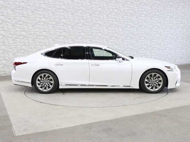 TOYOTA LEXUS LS500 4WD 2019 Image 31